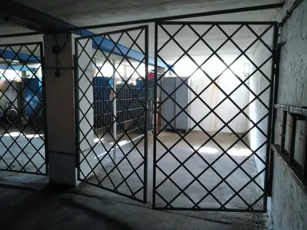 Pronájem garážového stání, Kladno, Pařížská, 15 m2