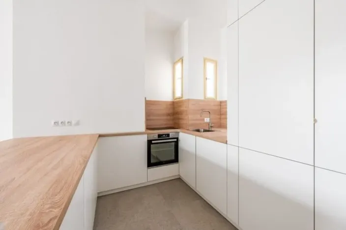 Pronájem bytu 2+kk, Praha - Karlín, Sokolovská, 69 m2