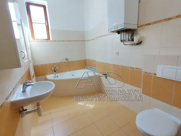 Pronájem bytu 2+1, České Budějovice, Pražská tř., 72 m2