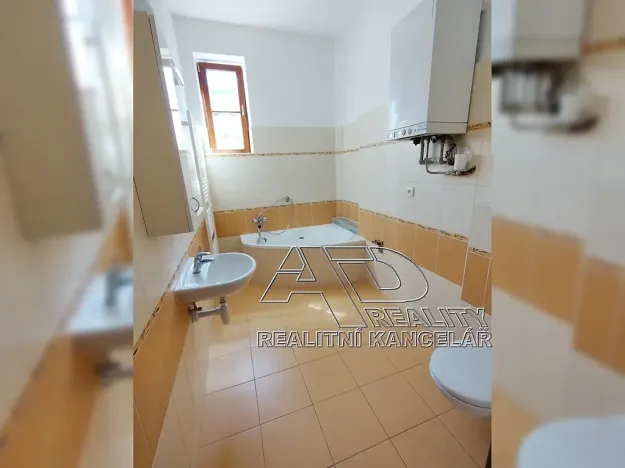 Pronájem bytu 2+1, České Budějovice, Pražská tř., 72 m2