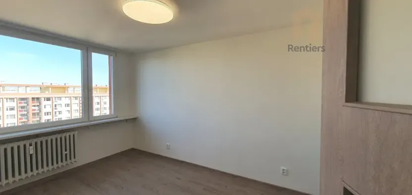 Pronájem bytu 3+1, Praha - Kobylisy, Famfulíkova, 70 m2
