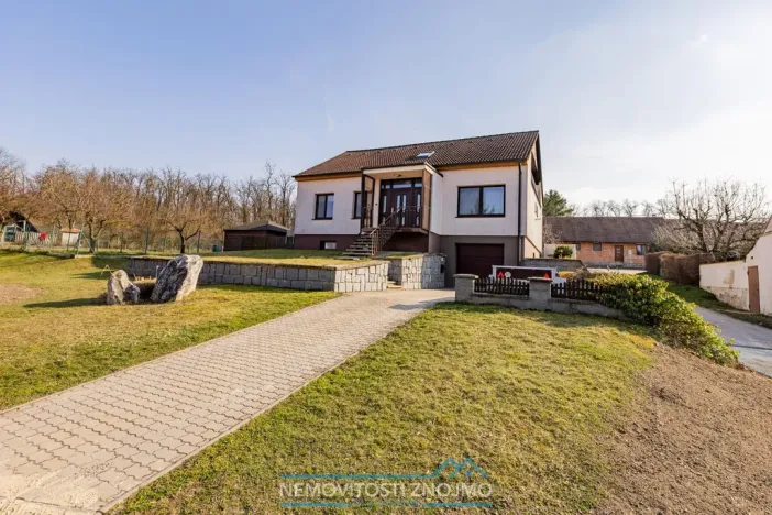 Prodej rodinného domu, Božice, 141 m2