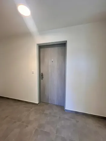 Pronájem bytu 1+kk, Praha - Vysočany, Poděbradská, 33 m2