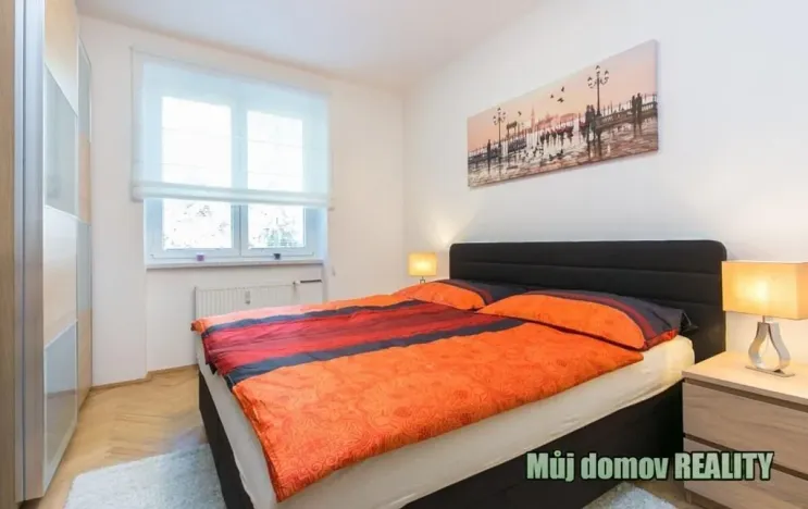 Pronájem vily, Sadská, Husova, 1200 m2