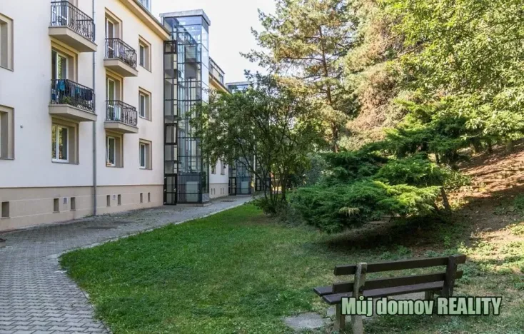 Pronájem vily, Sadská, Husova, 1200 m2