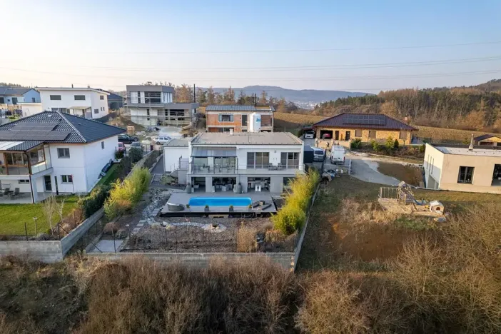 Prodej vily, Králův Dvůr, Na Vinohradech, 140 m2