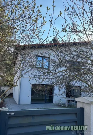 Pronájem rodinného domu, Praha - Klánovice, Lovčická, 120 m2