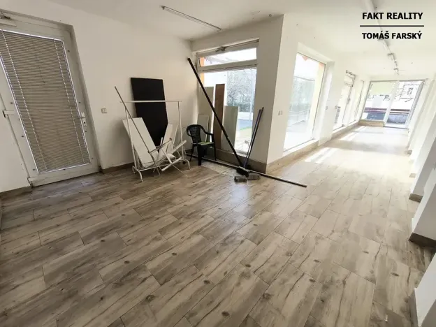 Pronájem obchodního prostoru, Ústí nad Labem, Masarykova, 69 m2