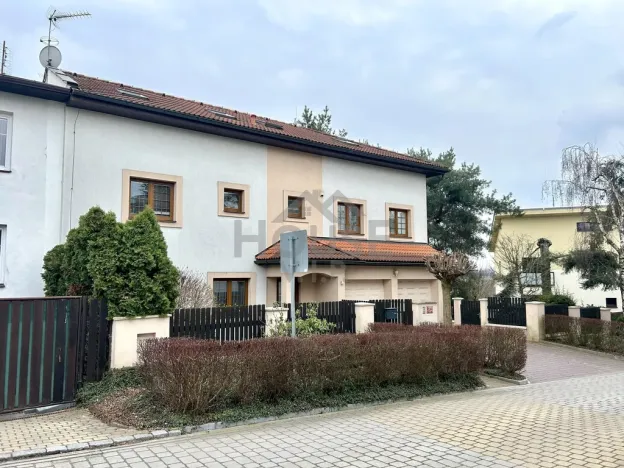 Prodej rodinného domu, Praha - Dolní Počernice, Listopadová, 320 m2