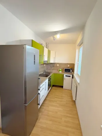 Pronájem bytu 2+kk, Praha - Hloubětín, Slévačská, 46 m2