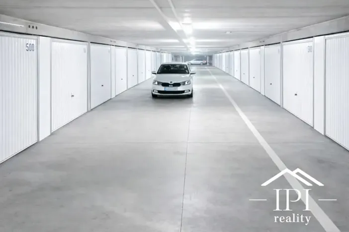 Pronájem garáže, Praha - Hlubočepy, Štěpařská, 18 m2