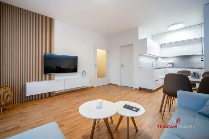 Pronájem bytu 2+kk, Hradec Králové - Nový Hradec Králové, Antonína Petrofa, 50 m2