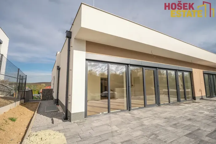 Prodej rodinného domu, Holubice, 197 m2