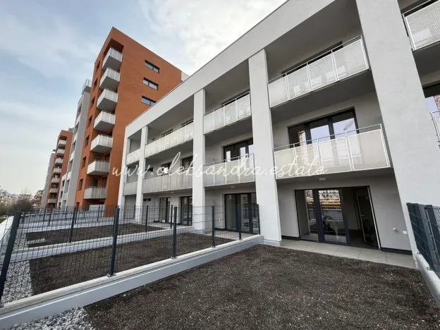 Pronájem bytu 1+kk, Praha - Vysočany, Kabešova, 32 m2