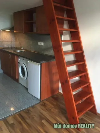 Pronájem bytu 1+kk, Praha - Vysočany, Freyova, 17 m2