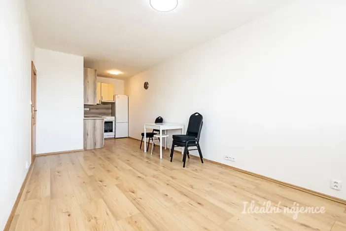 Pronájem bytu 2+kk, Praha - Černý Most, Kpt. Stránského, 46 m2