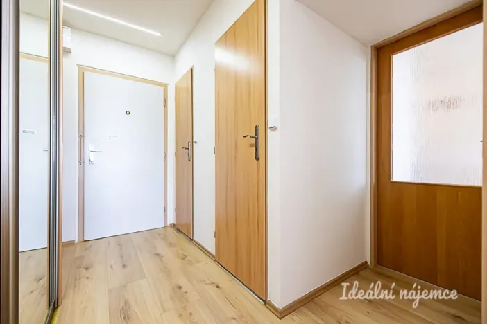 Pronájem bytu 2+kk, Praha - Černý Most, Kpt. Stránského, 46 m2