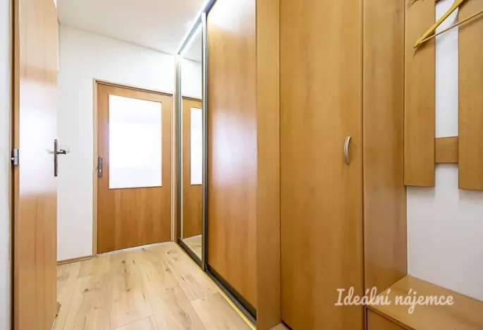 Pronájem bytu 2+kk, Praha - Černý Most, Kpt. Stránského, 46 m2