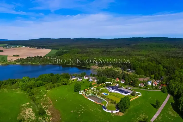 Prodej ubytování, Rosovice, 900 m2