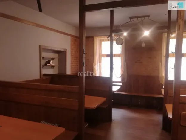 Pronájem restaurace, Náchod, Masarykovo náměstí, 232 m2
