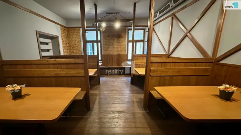 Pronájem restaurace, Náchod, Masarykovo náměstí, 232 m2