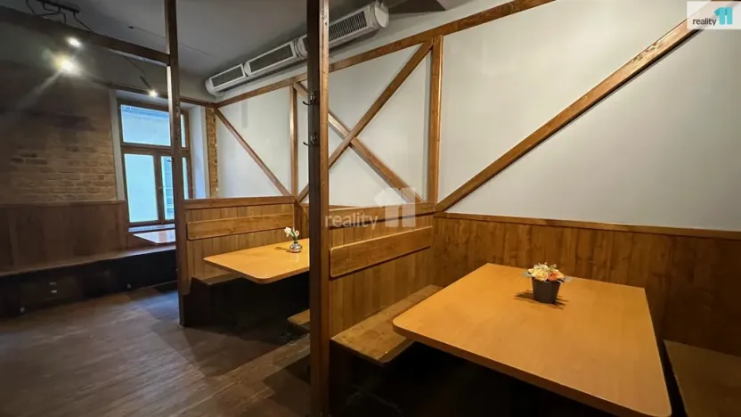 Pronájem restaurace, Náchod, Masarykovo náměstí, 232 m2