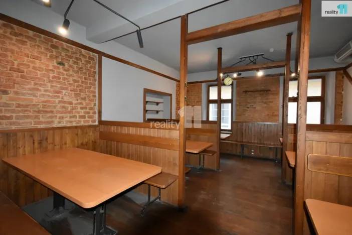 Pronájem restaurace, Náchod, Masarykovo náměstí, 232 m2