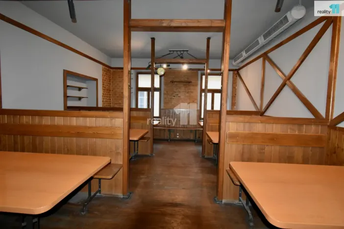 Pronájem restaurace, Náchod, Masarykovo náměstí, 232 m2