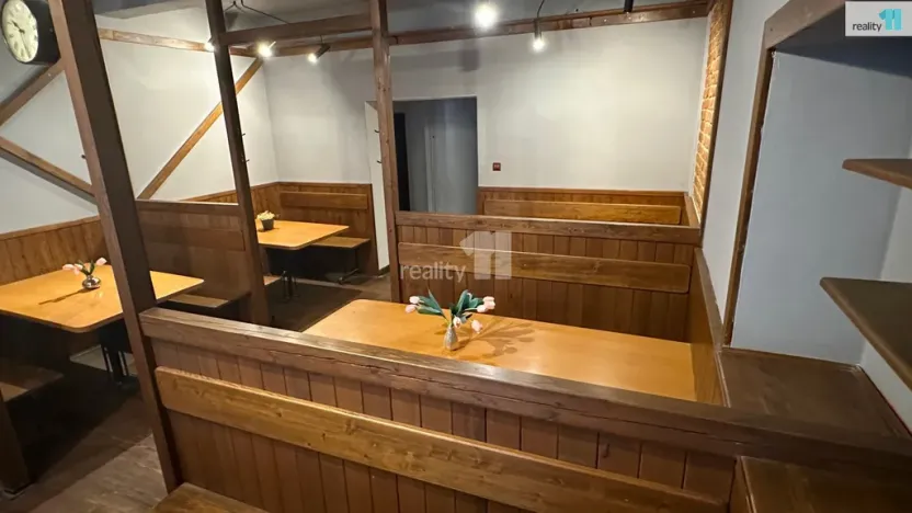 Pronájem restaurace, Náchod, Masarykovo náměstí, 232 m2