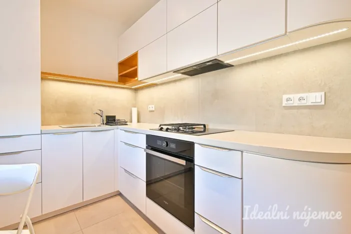 Pronájem bytu 2+1, Brno, Křížová, 52 m2