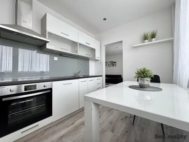 Prodej bytu 2+1, Pardubice, Luďka Matury, 62 m2