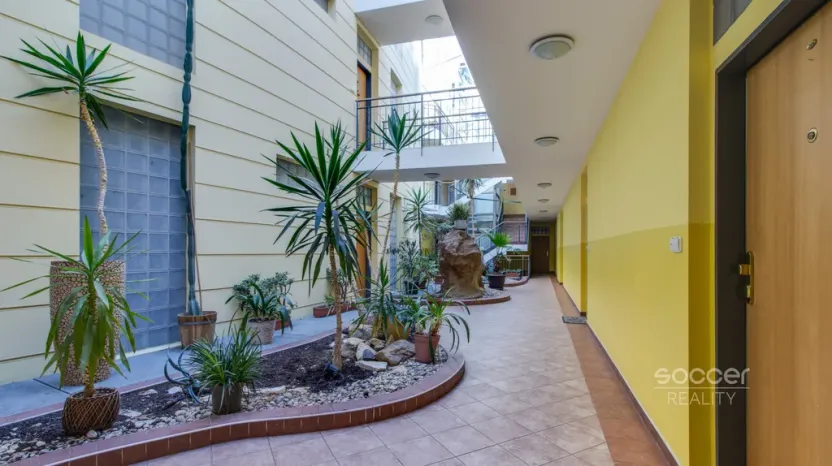 Pronájem atypického bytu, Praha - Prosek, Na pokraji, 68 m2