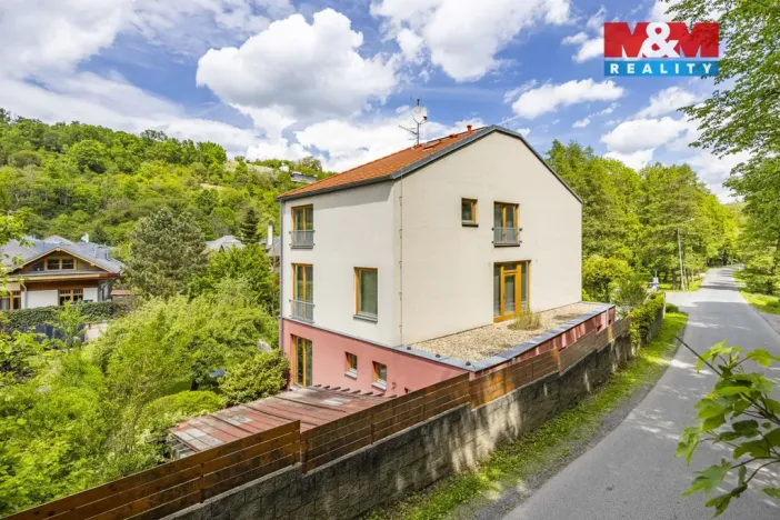 Prodej rodinného domu, Praha - Dejvice, V Šáreckém údolí, 230 m2