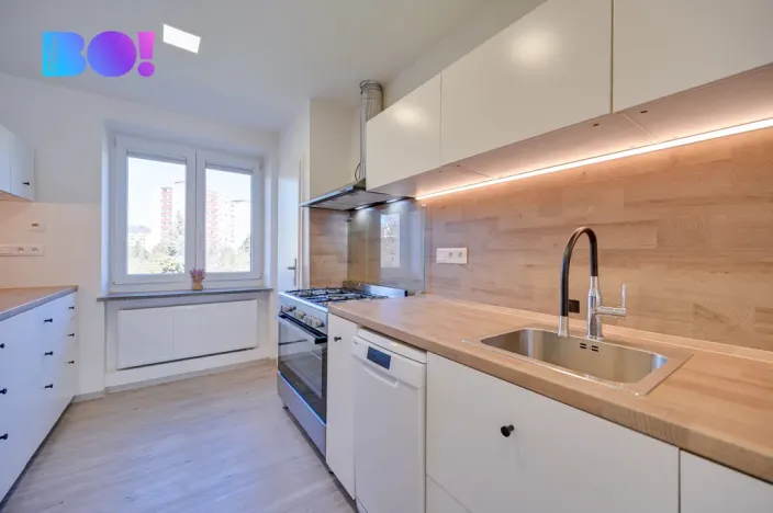 Prodej bytu 3+1, Šumperk, nám. Republiky, 93 m2