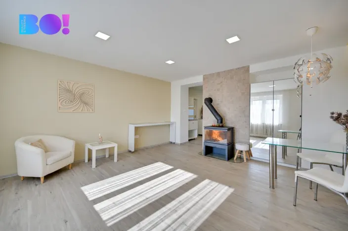 Prodej bytu 3+1, Šumperk, nám. Republiky, 93 m2