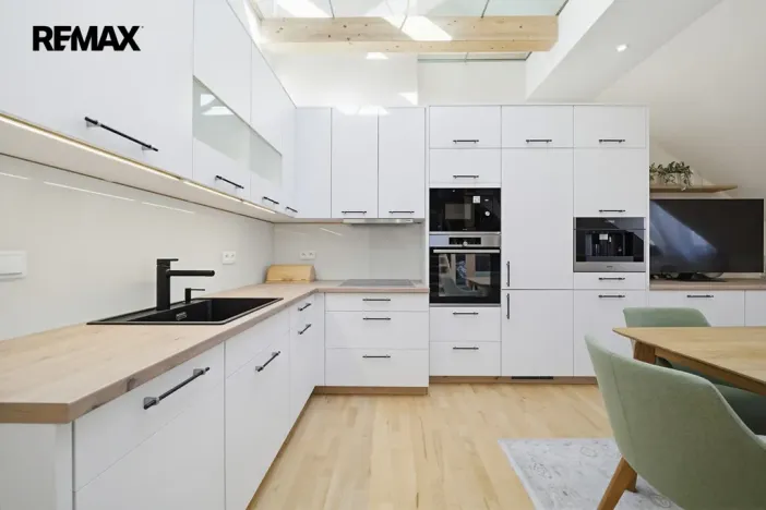 Prodej bytu 5+kk, Karlovy Vary, Sadová, 193 m2