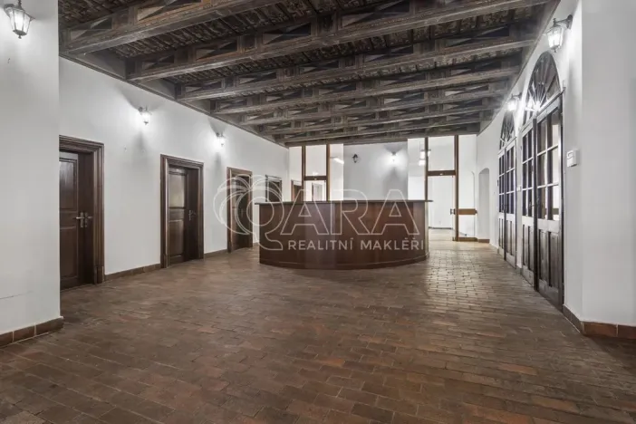 Pronájem kanceláře, Praha - Staré Město, Konviktská, 371 m2