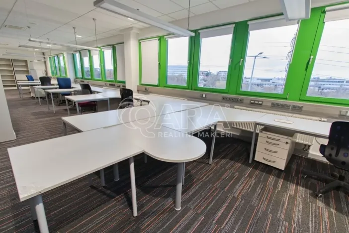 Pronájem kanceláře, Praha - Třebonice, Sárská, 700 m2
