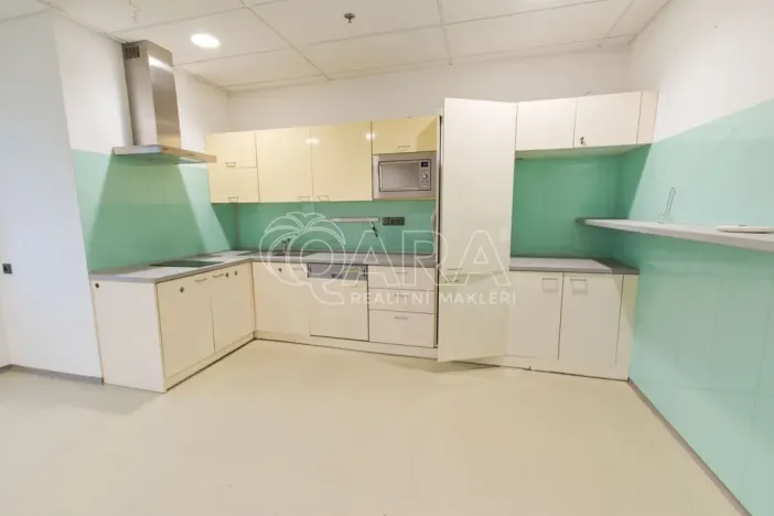 Pronájem kanceláře, Praha - Třebonice, Sárská, 700 m2