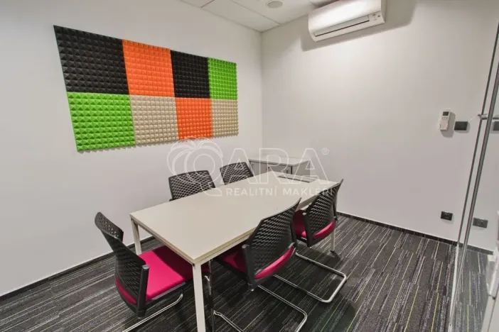 Pronájem kanceláře, Praha - Třebonice, Sárská, 350 m2