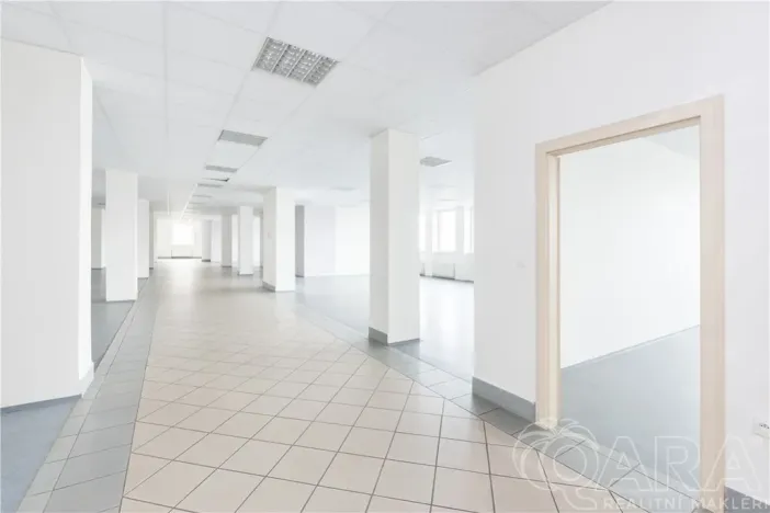 Pronájem kanceláře, Písek, U Vodárny, 614 m2