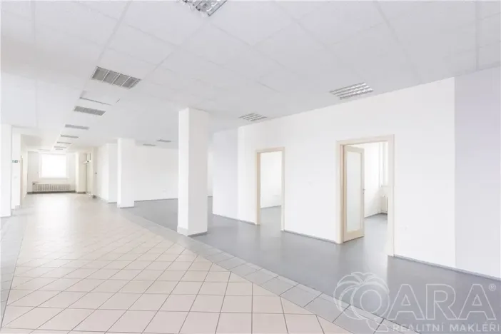 Pronájem kanceláře, Písek, U Vodárny, 614 m2