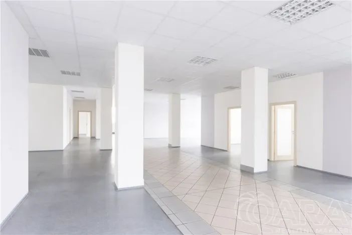 Pronájem kanceláře, Písek, U Vodárny, 614 m2