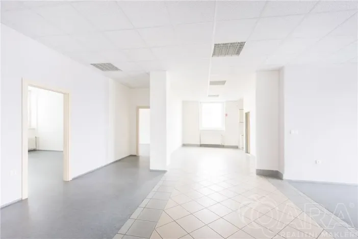 Pronájem kanceláře, Písek, U Vodárny, 614 m2