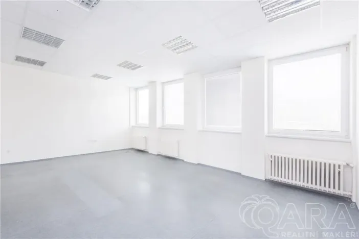 Pronájem kanceláře, Písek, U Vodárny, 614 m2