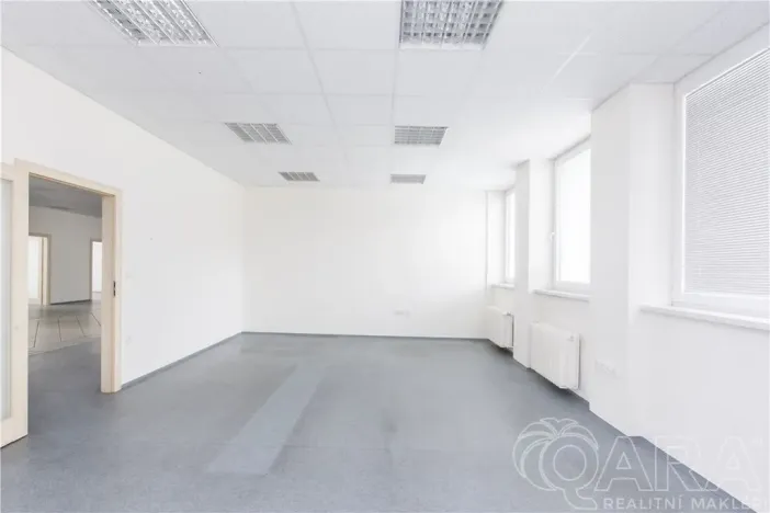 Pronájem kanceláře, Písek, U Vodárny, 614 m2