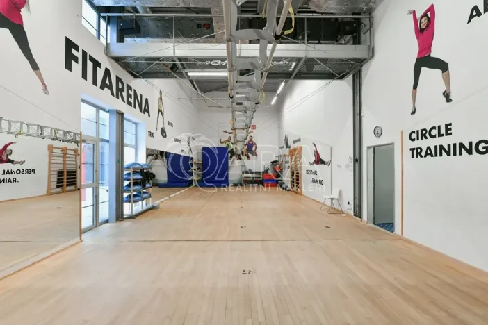 Prodej komerční nemovitosti, Praha - Háje, Květnového vítězství, 1285 m2