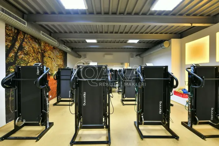 Prodej komerční nemovitosti, Praha - Háje, Květnového vítězství, 1285 m2