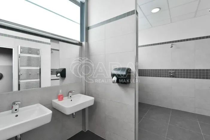 Prodej komerční nemovitosti, Praha - Háje, Květnového vítězství, 1285 m2