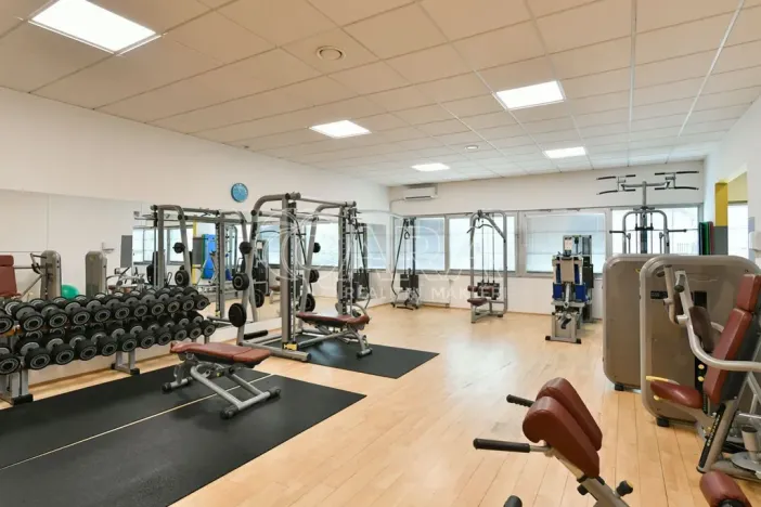 Prodej komerční nemovitosti, Praha - Háje, Květnového vítězství, 1285 m2